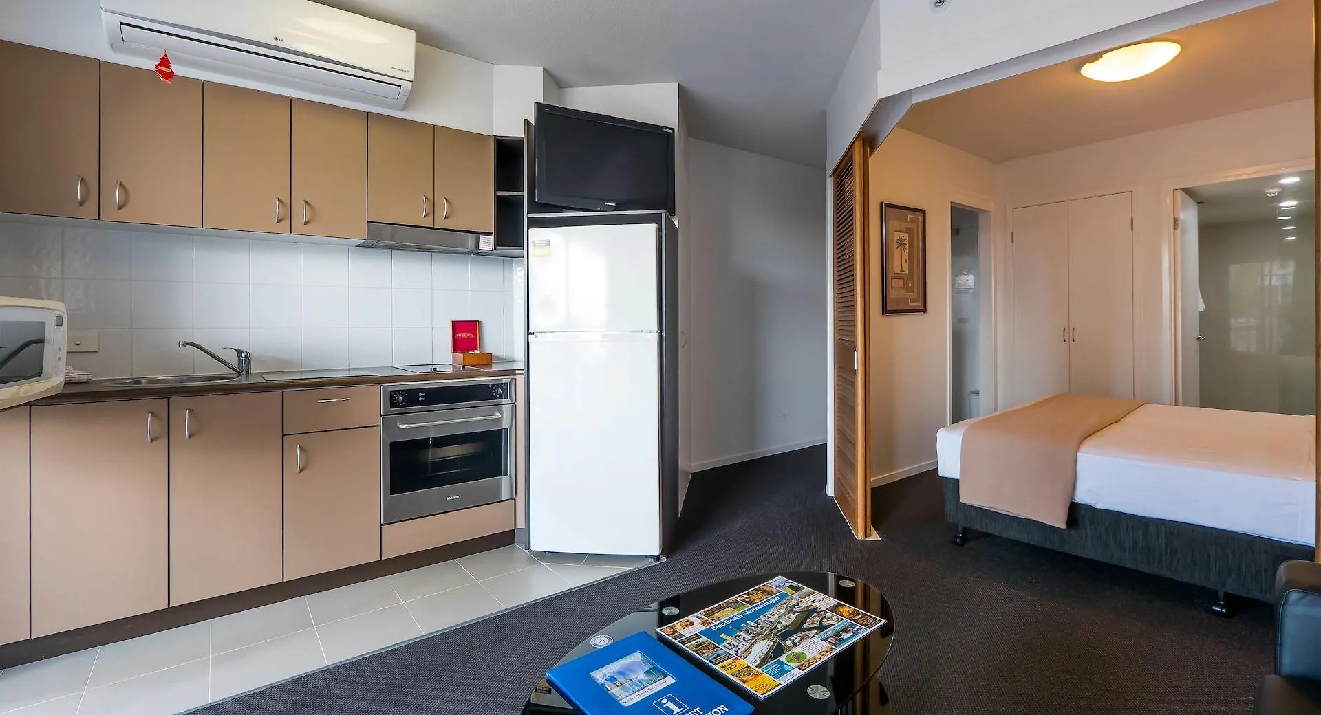 Broadbeach Savannah Resort